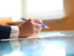 Stichting die tuchtcolleges ondersteunt is btw-ondernemer